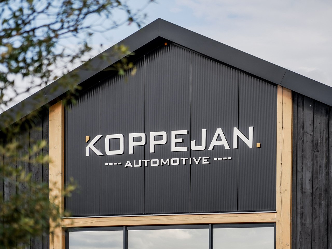 Voorkant ons bedrijf | Koppejan Automotive