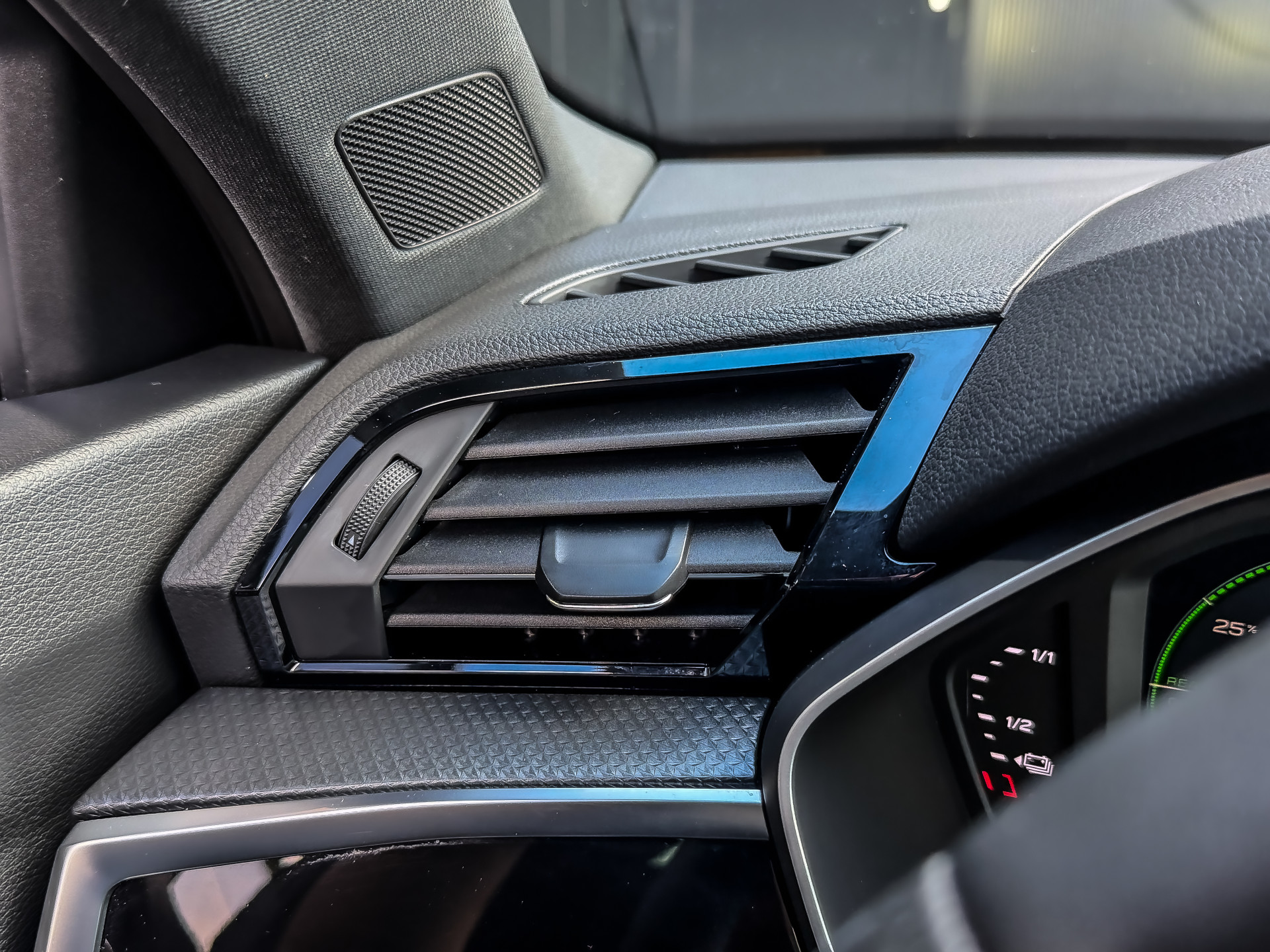 Audi Q3 45 TFSIe 245PK S edition | Audi occasion