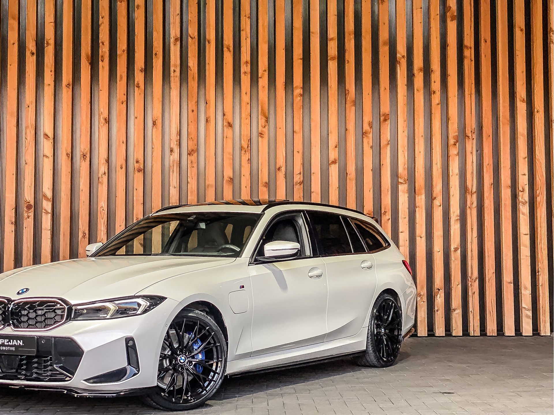 BMW 3 Serie Touring 330e 292PK xDrive High Executive M-Sport Pro | BMW occasion