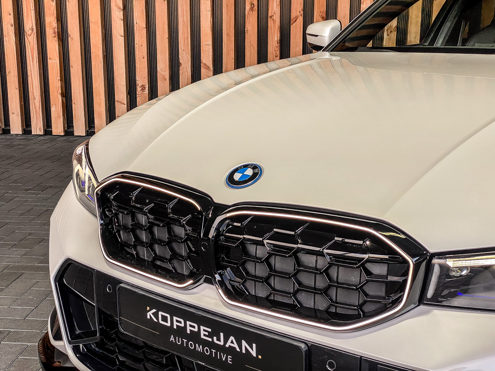 BMW 3 Serie Touring 330e 292PK xDrive High Executive M-Sport Pro | BMW occasion