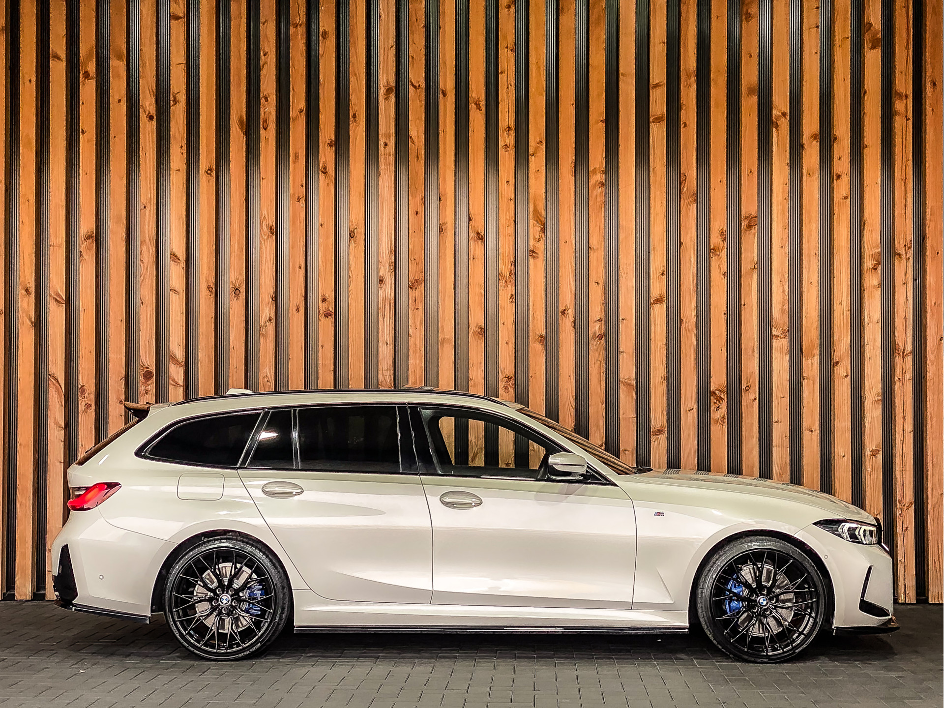 BMW 3 Serie Touring 330e 292PK xDrive High Executive M-Sport Pro | BMW occasion