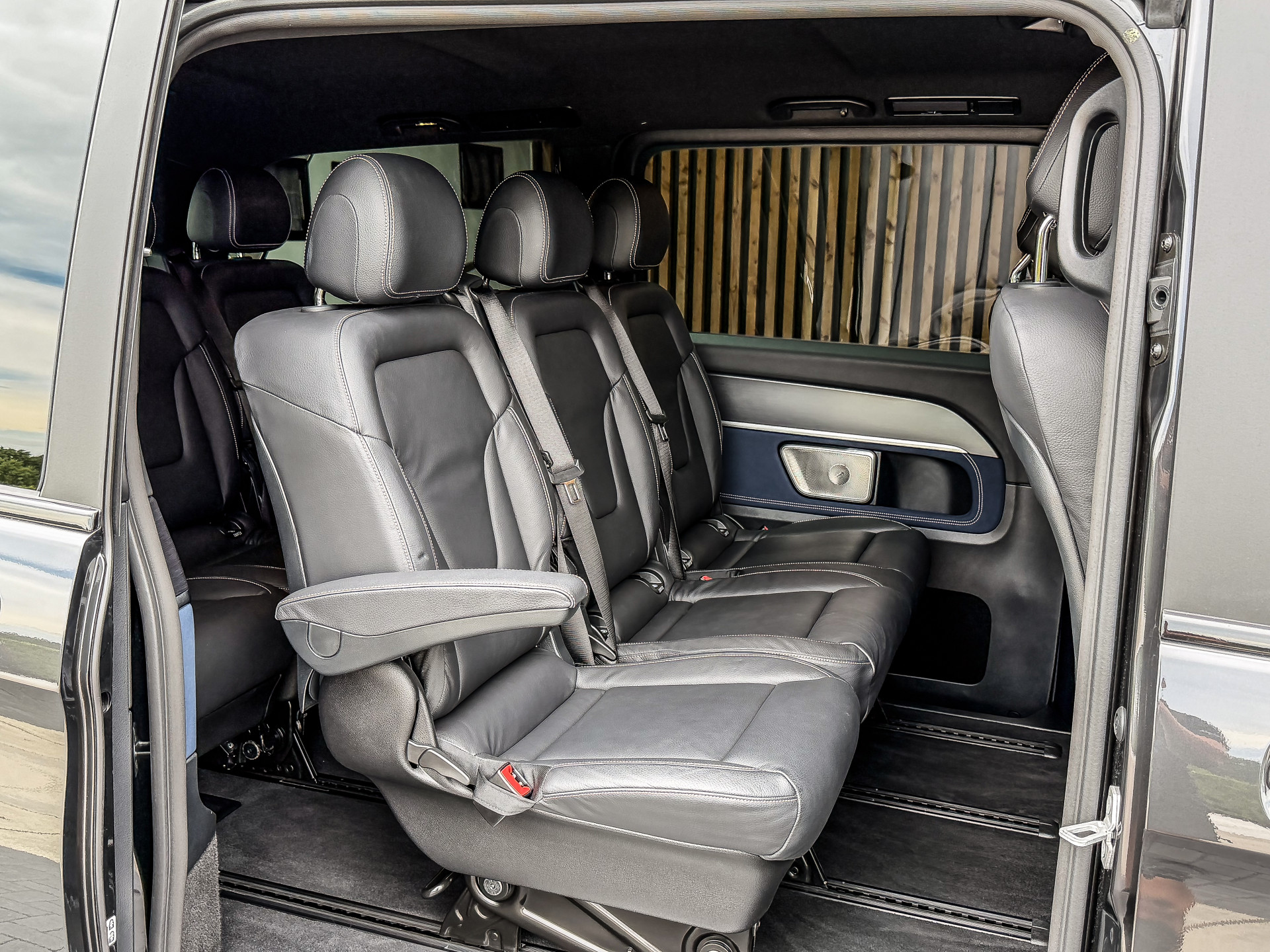 Mercedes-Benz EQV 300 AMG L2 90kWh 8-Persoons | Mercedes-Benz occasion