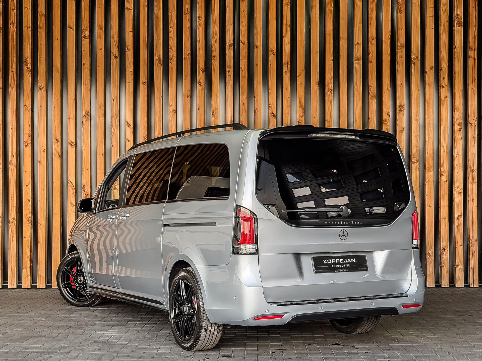 Mercedes-Benz EQV 300 AMG L2 90kWh 8-Persoons | Mercedes-Benz occasion