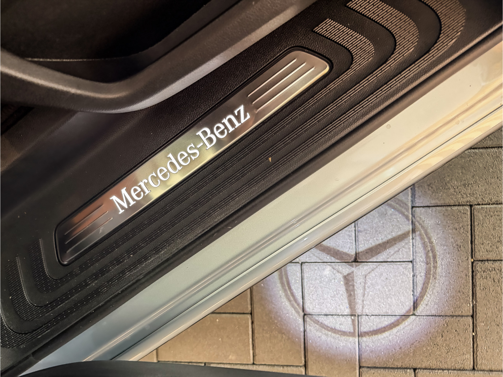 Mercedes-Benz EQV 300 AMG L2 90kWh 8-Persoons | Mercedes-Benz occasion