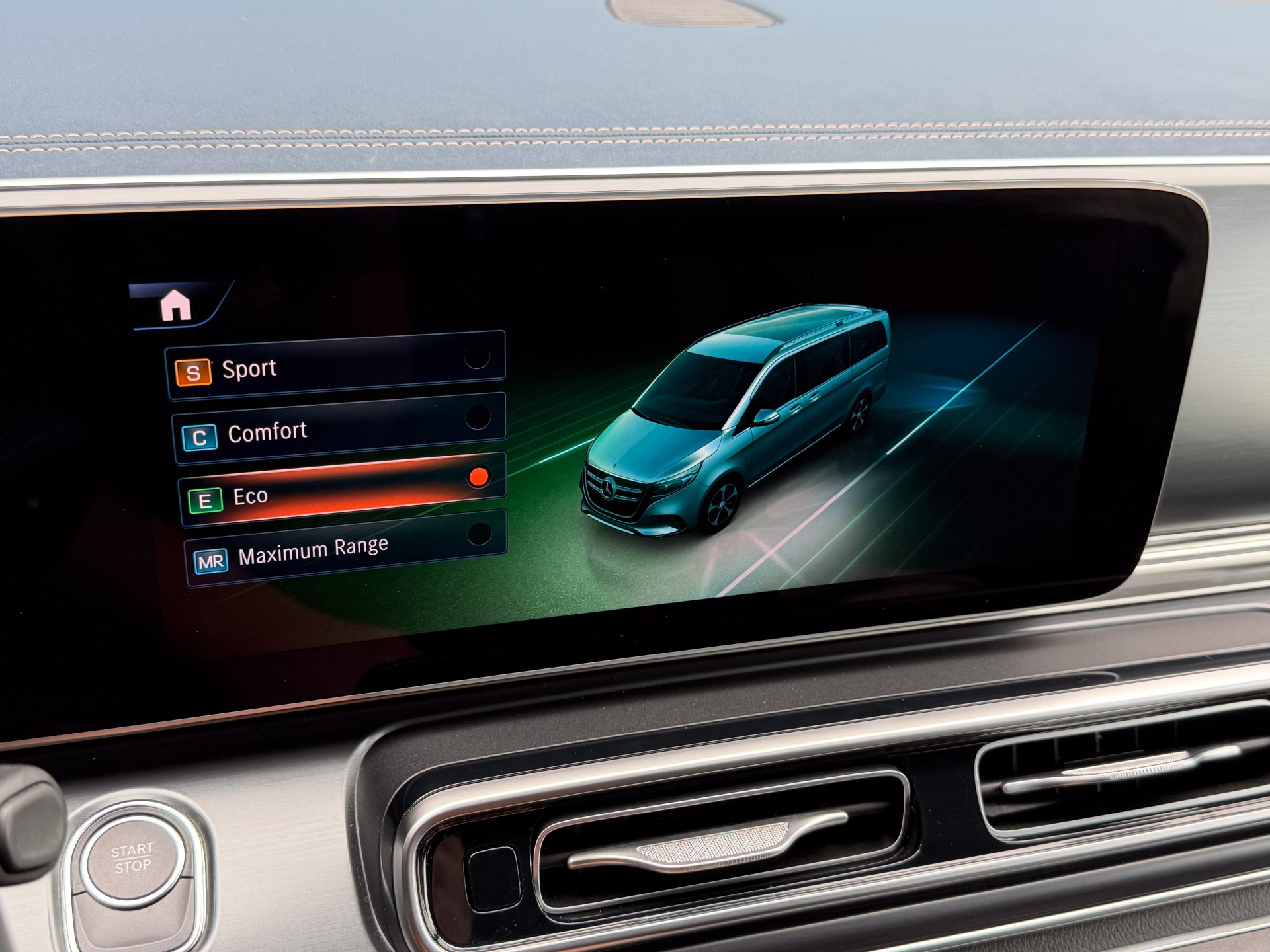 Mercedes-Benz EQV 300 AMG L2 90kWh 8-Persoons | Mercedes-Benz occasion