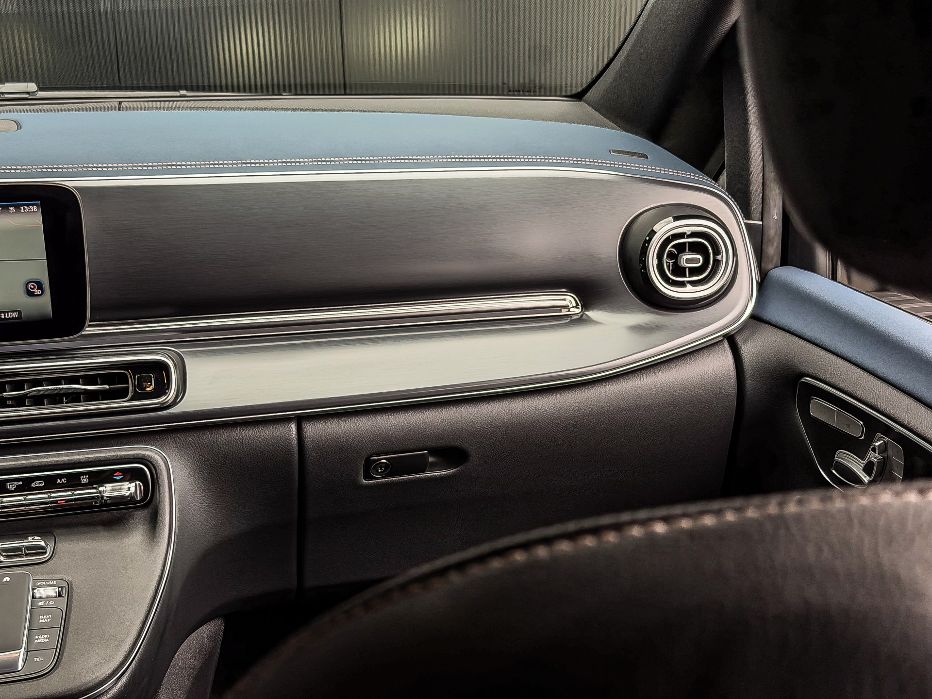 Mercedes-Benz EQV 300 AMG L2 90kWh 8-Persoons | Mercedes-Benz occasion