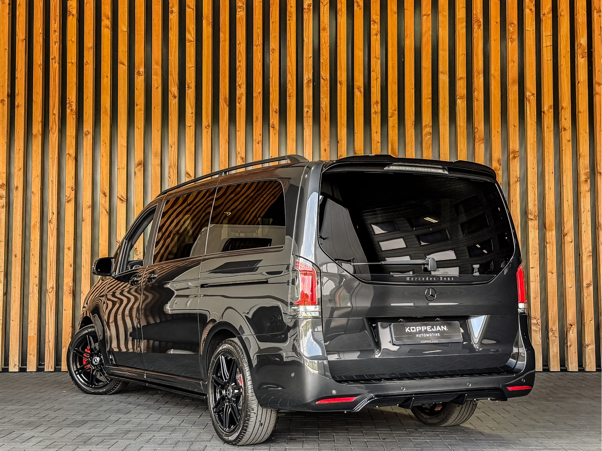Mercedes-Benz EQV 300 AMG L2 90kWh 8-Persoons | Mercedes-Benz occasion