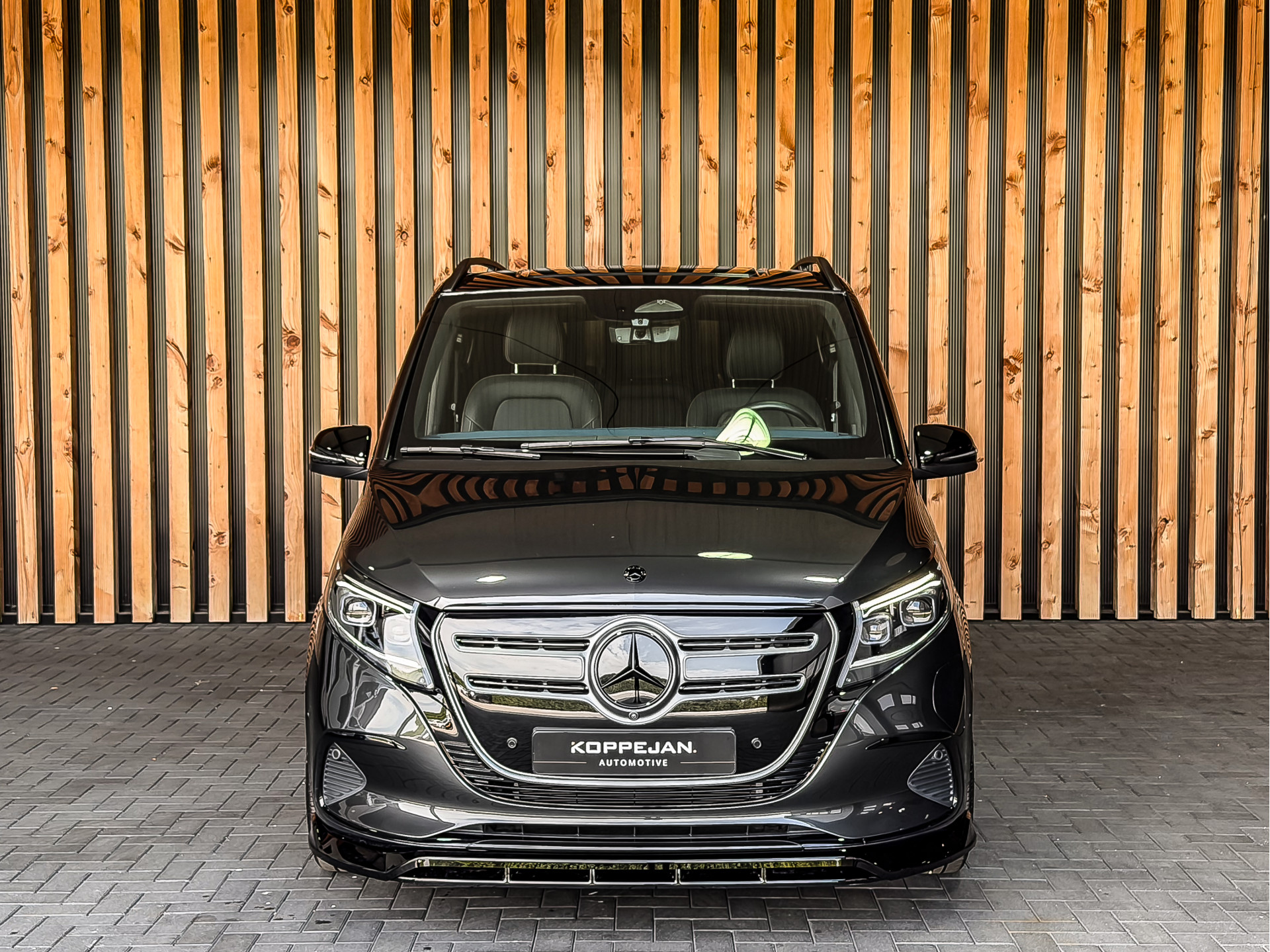 Mercedes-Benz EQV 300 AMG L2 90kWh 8-Persoons | Mercedes-Benz occasion