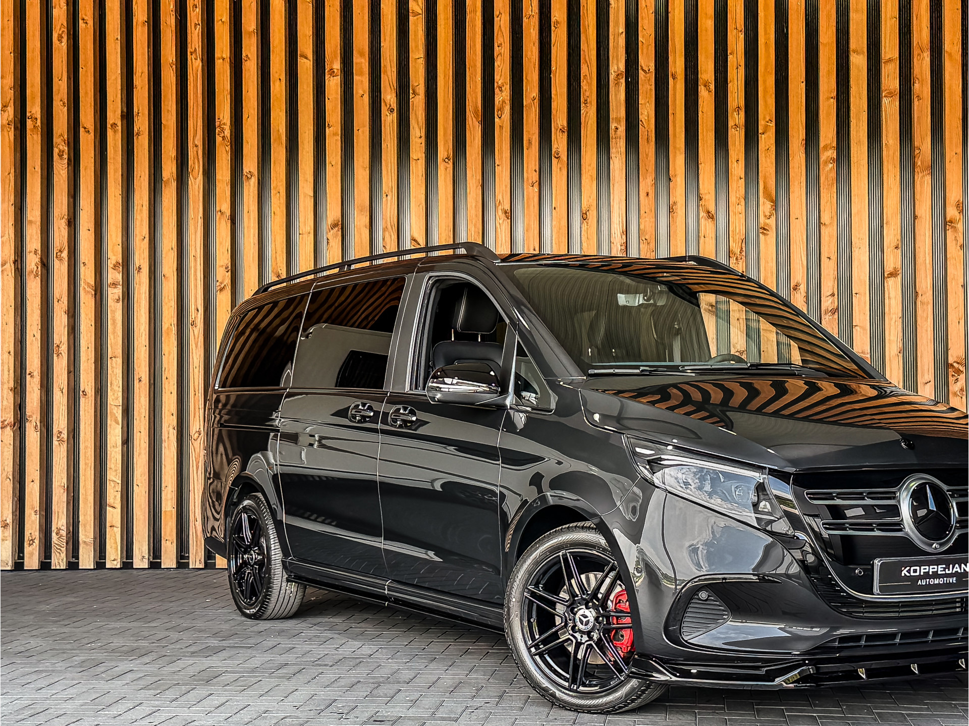 Mercedes-Benz EQV 300 AMG L2 90kWh 8-Persoons | Mercedes-Benz occasion