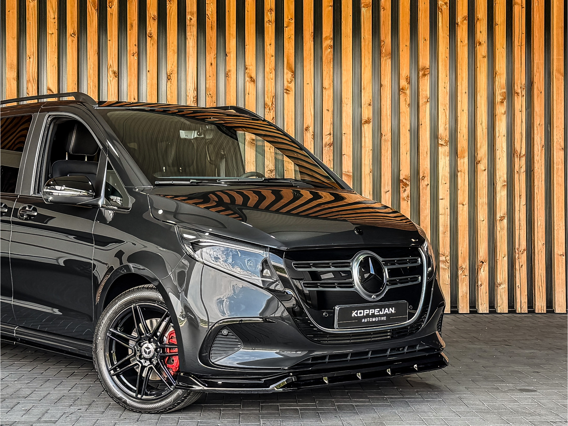 Mercedes-Benz EQV 300 AMG L2 90kWh 8-Persoons | Mercedes-Benz occasion