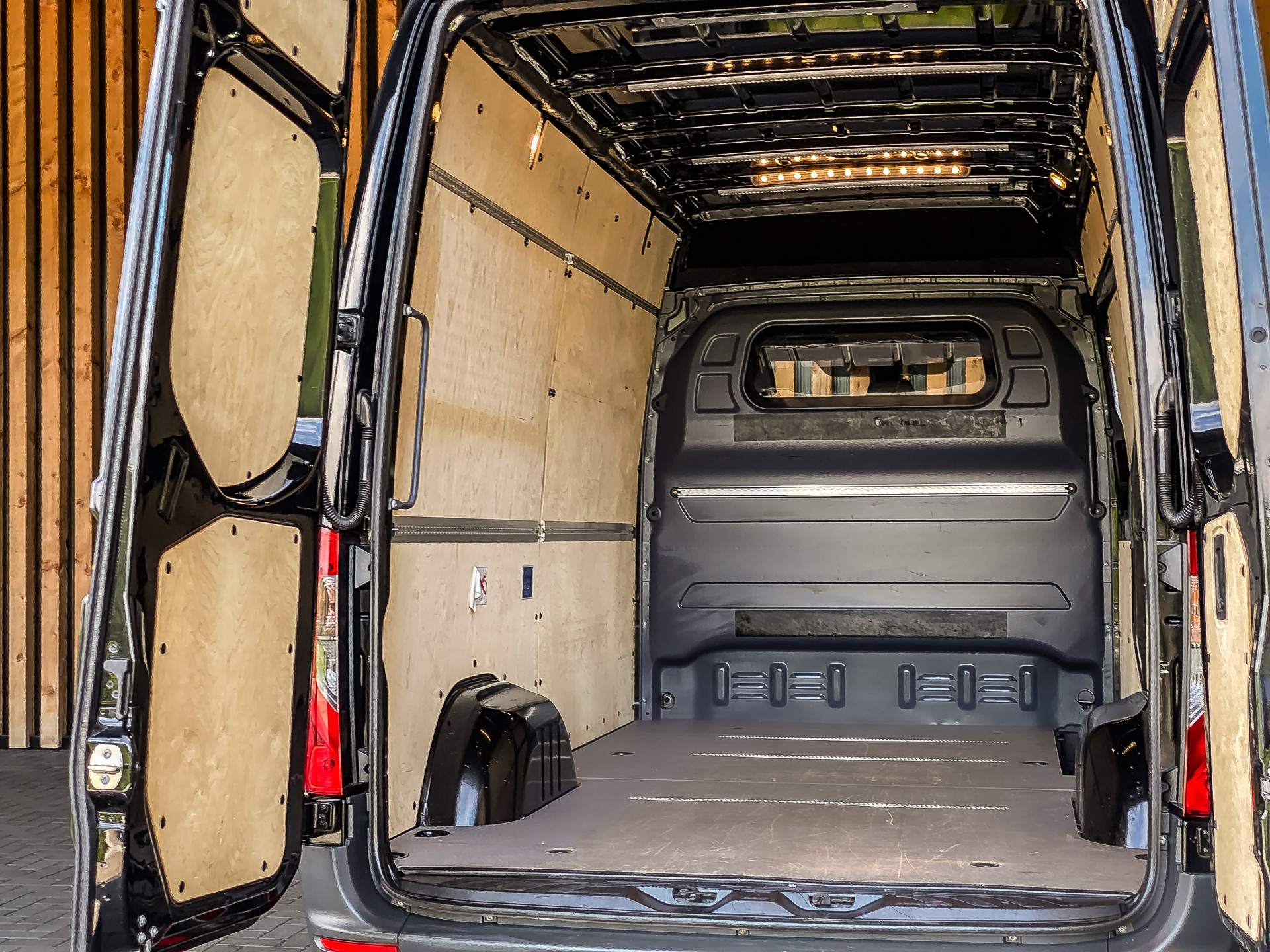 Mercedes-Benz Sprinter 317 CDI 170PK Automaat L2H2 | Mercedes-Benz occasion