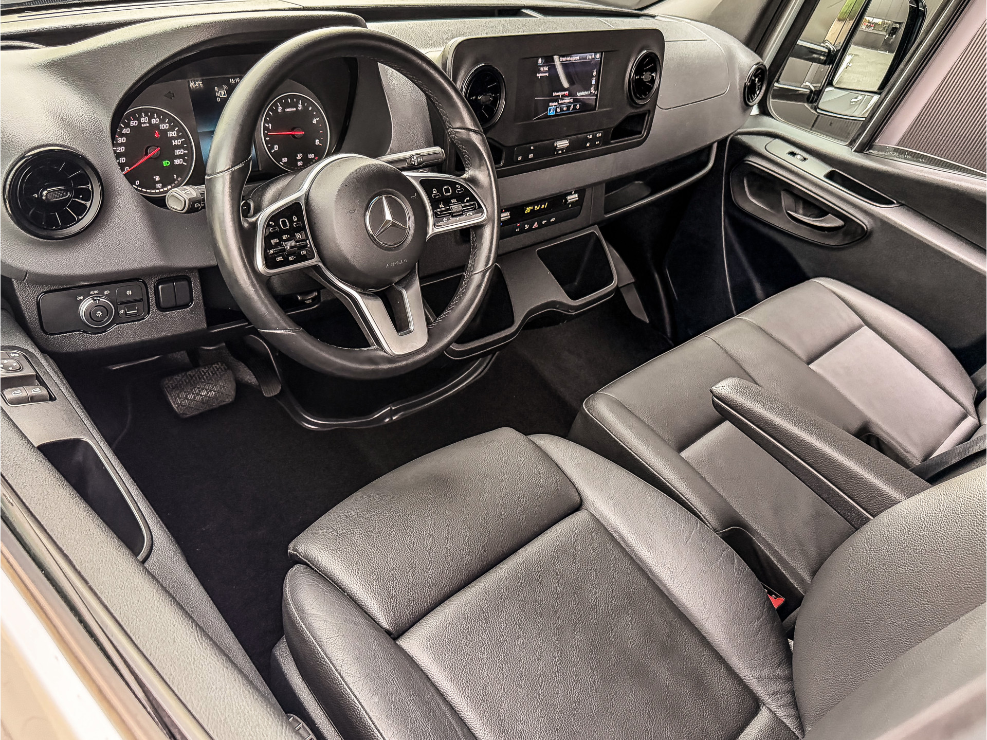 Mercedes-Benz Sprinter 319 3.0 CDI V6 190PK Automaat N1 Kilometerheffing vrij | Mercedes-Benz occasion