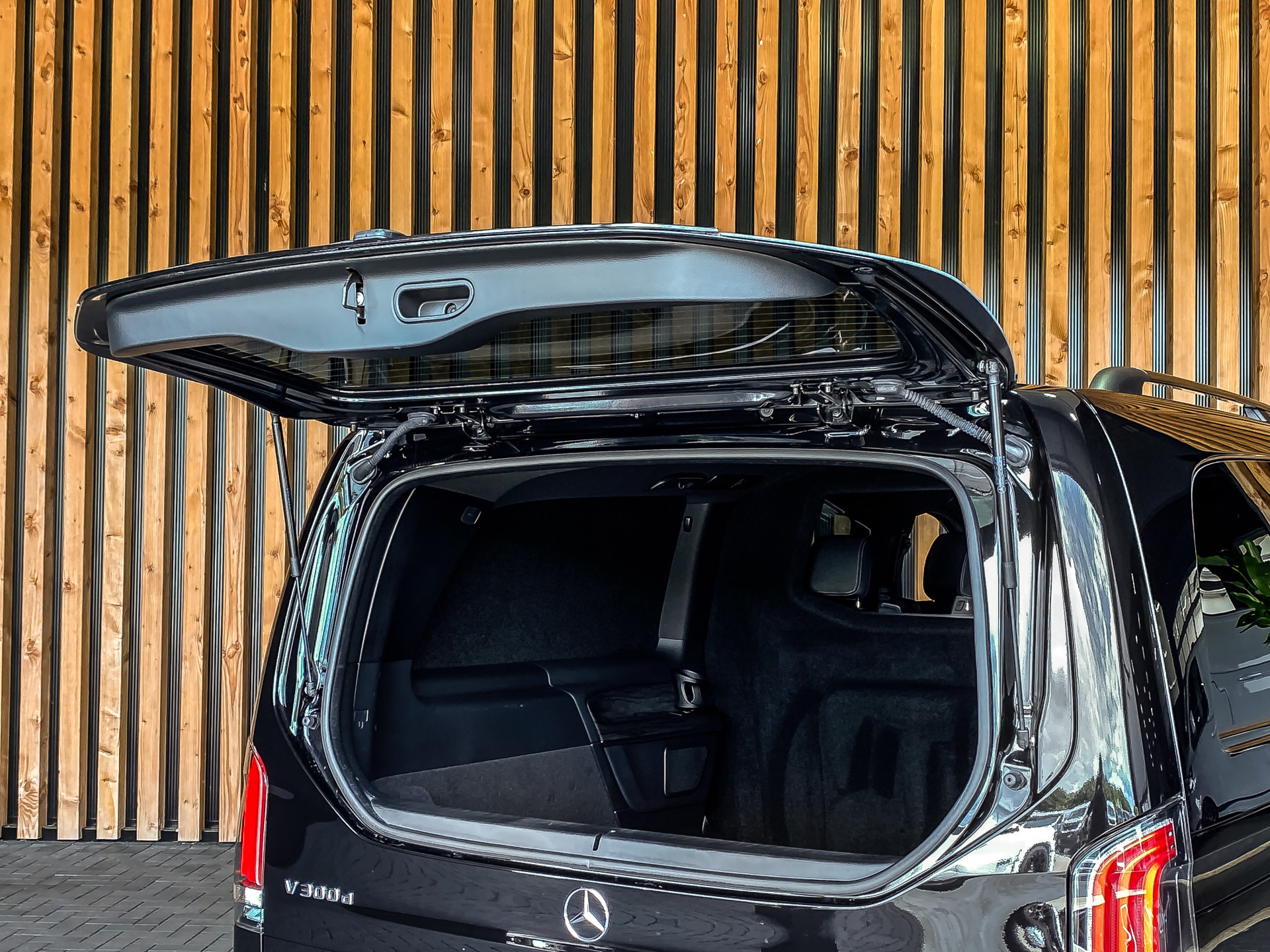 Mercedes-Benz V-Klasse 300d Extra Lang Avantgarde Dubbele Cabine | Mercedes-Benz occasion