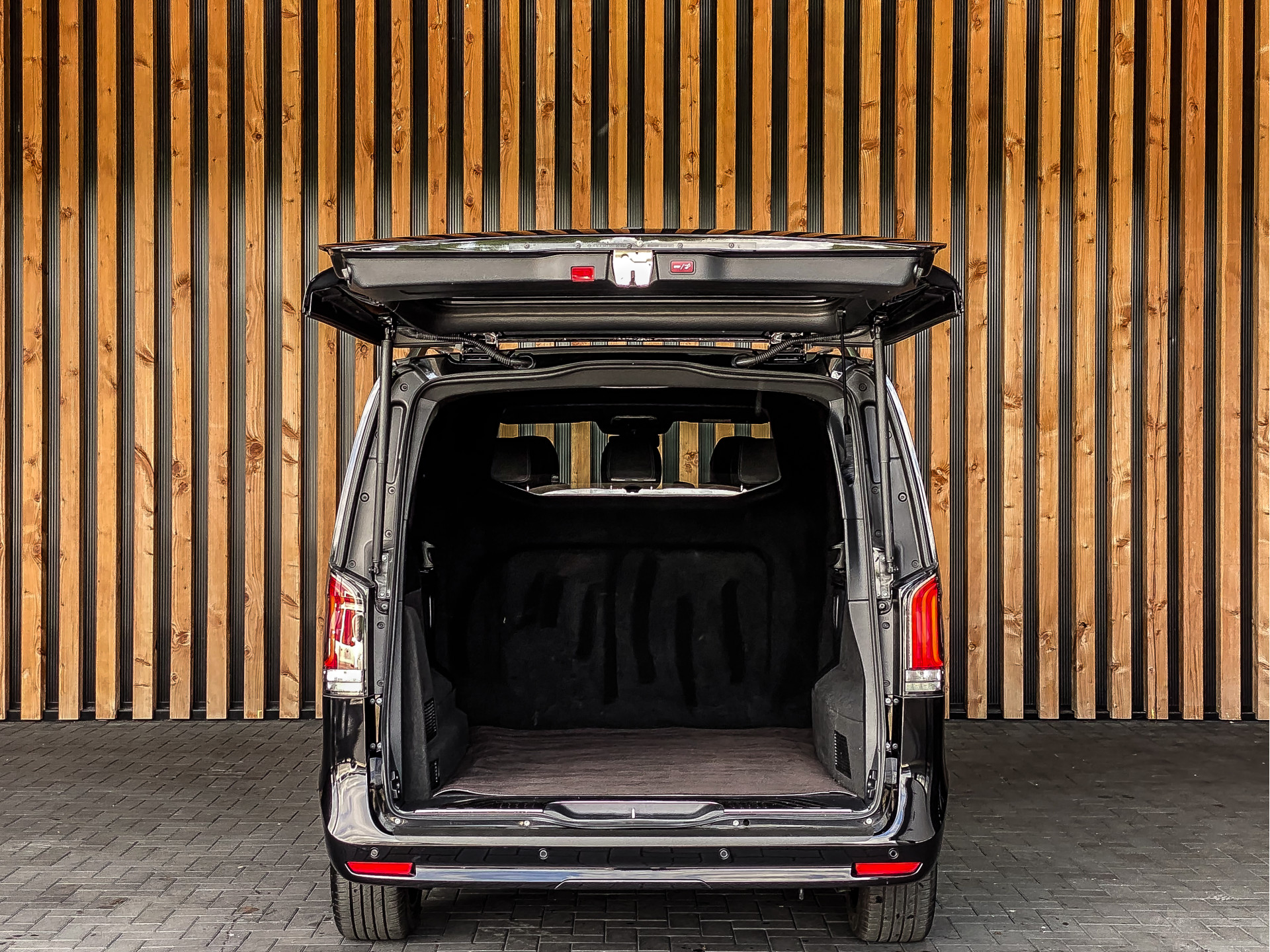 Mercedes-Benz V-Klasse 300d Extra Lang Avantgarde Dubbele Cabine | Mercedes-Benz occasion