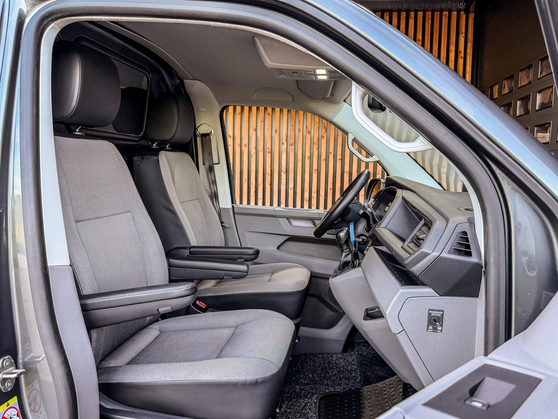 Volkswagen Transporter 2.0 TDI 150PK DSG Bestelwagen L1H1 | Volkswagen occasion