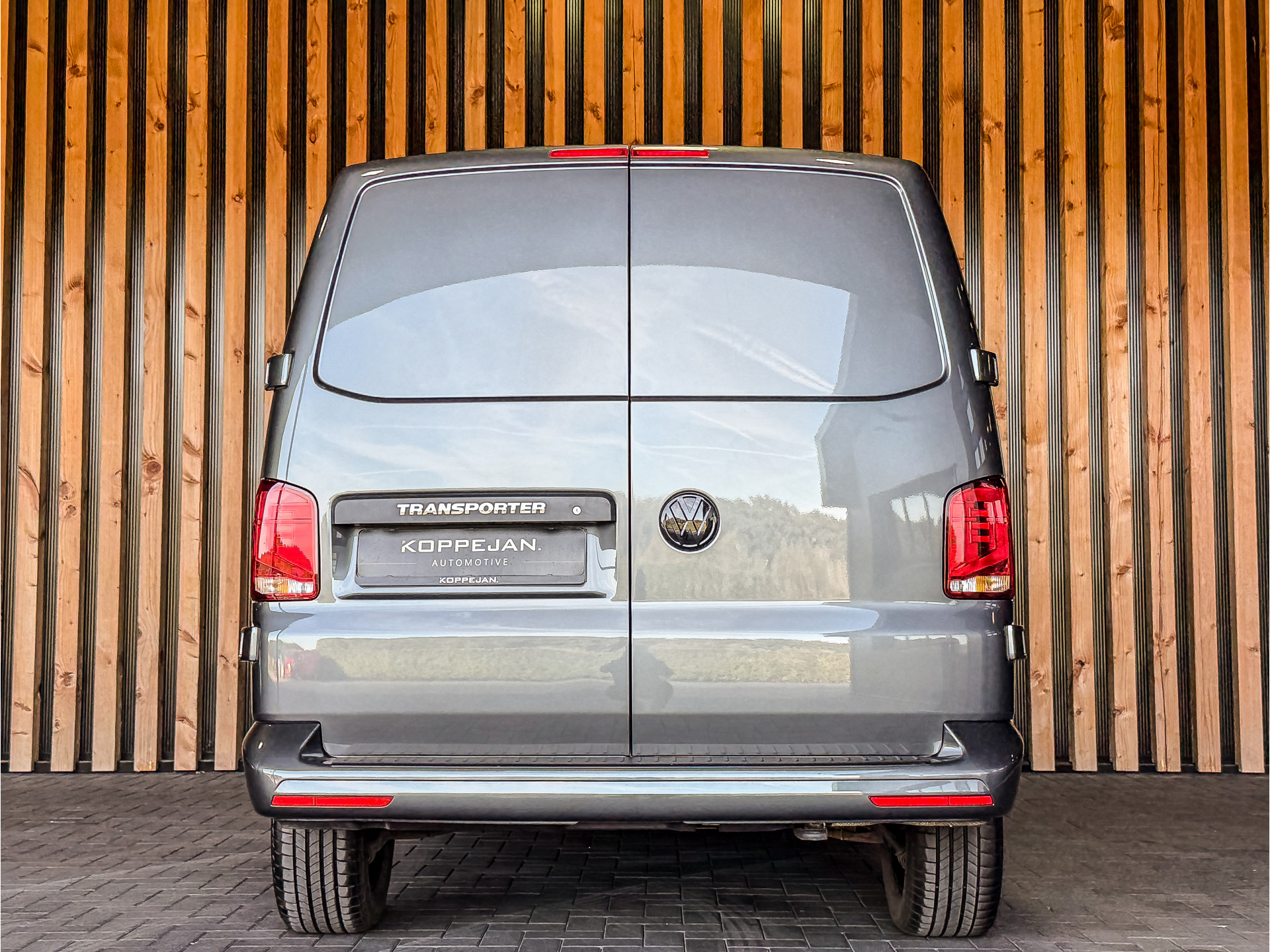 Volkswagen Transporter 2.0 TDI 150PK DSG Bestelwagen L1H1 | Volkswagen occasion