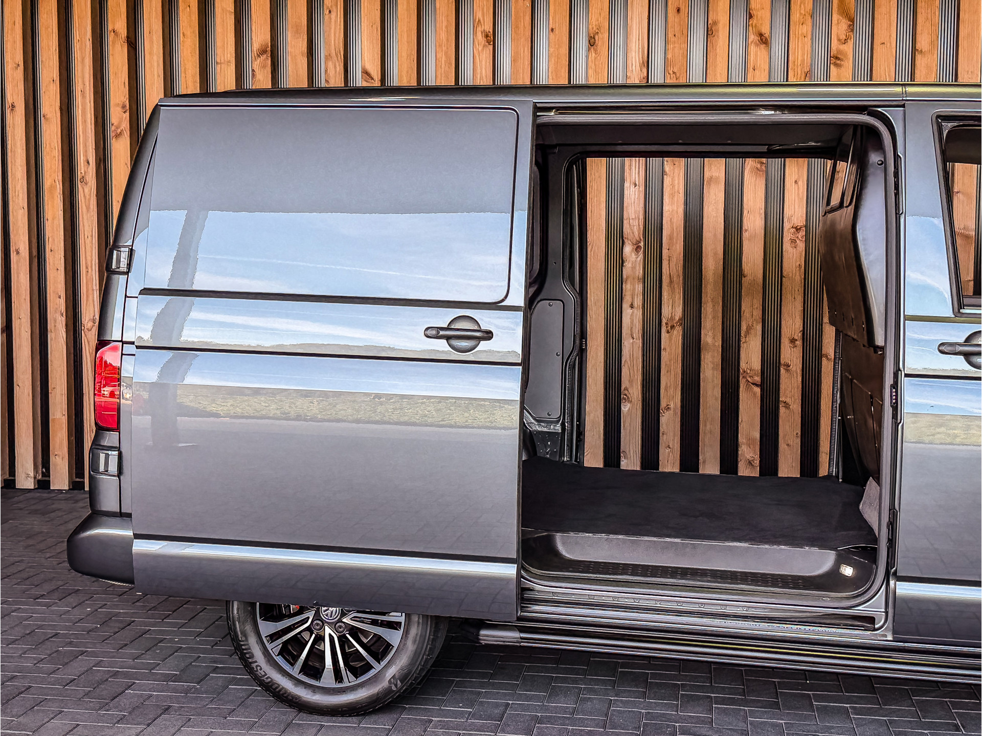 Volkswagen Transporter 2.0 TDI 150PK DSG Bestelwagen L1H1 | Volkswagen occasion