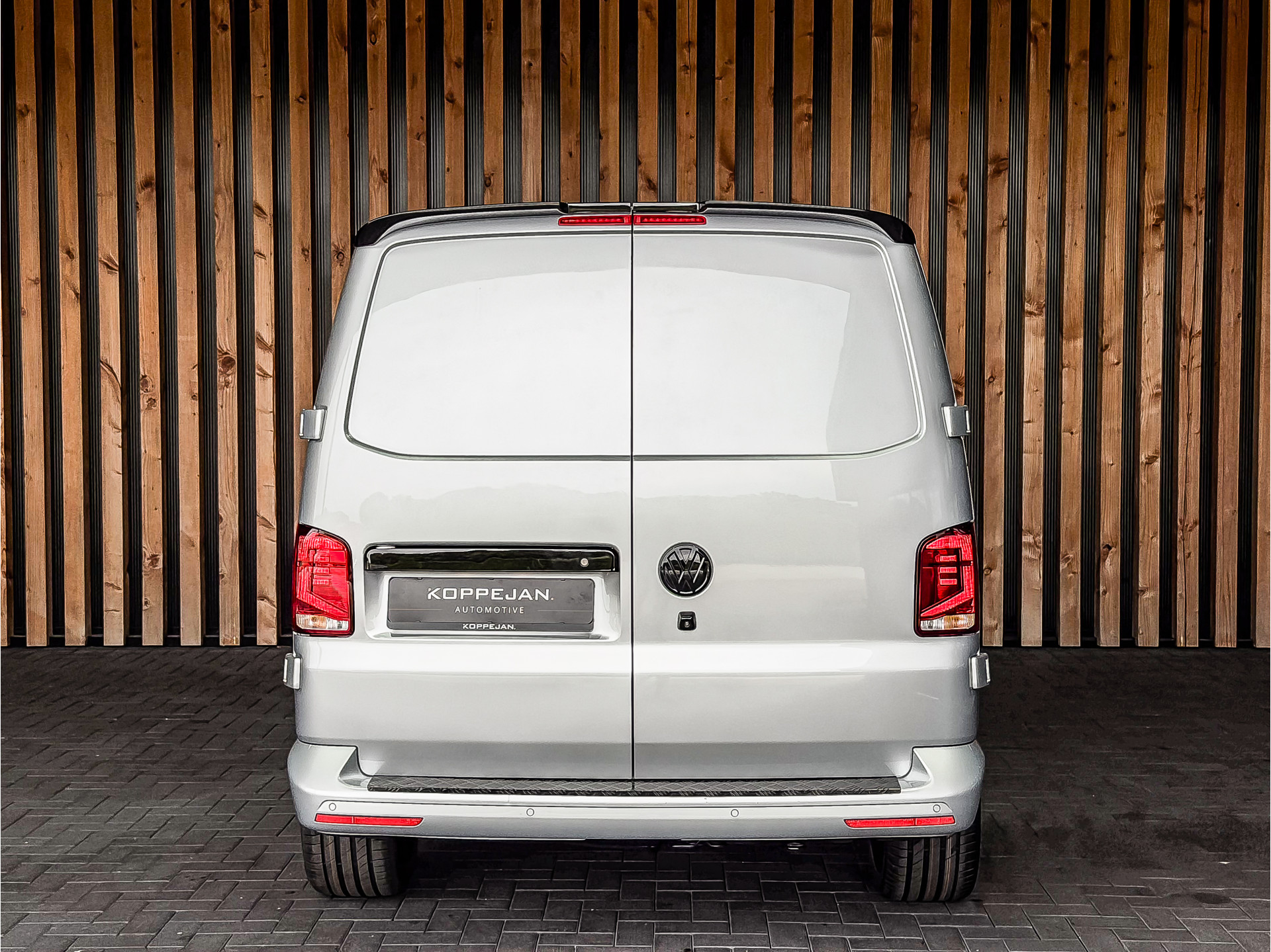 Volkswagen Transporter 2.0 TDI 150PK DSG Bestelwagen L1H1 | Volkswagen occasion