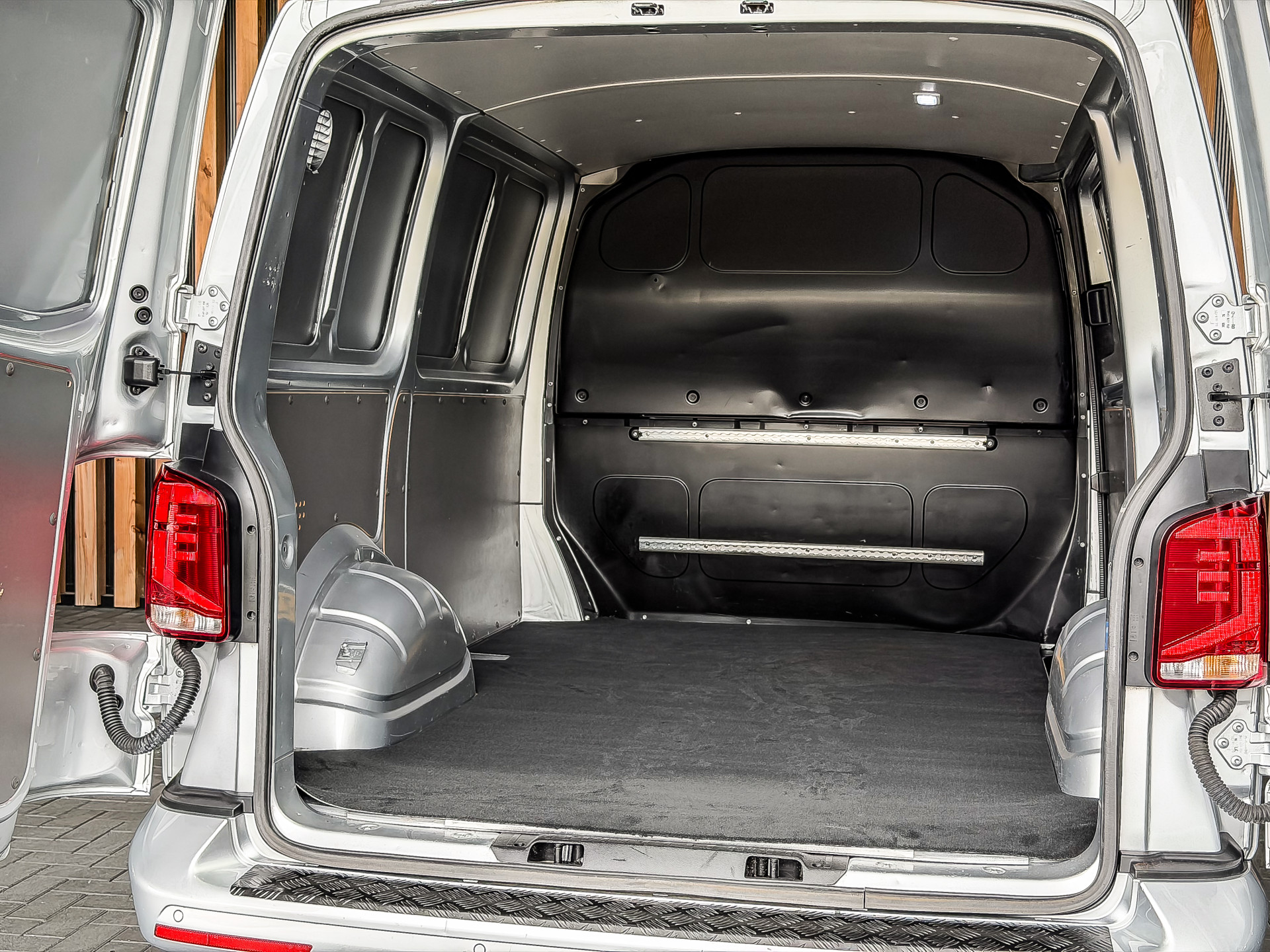 Volkswagen Transporter 2.0 TDI 150PK DSG Bestelwagen L1H1 | Volkswagen occasion