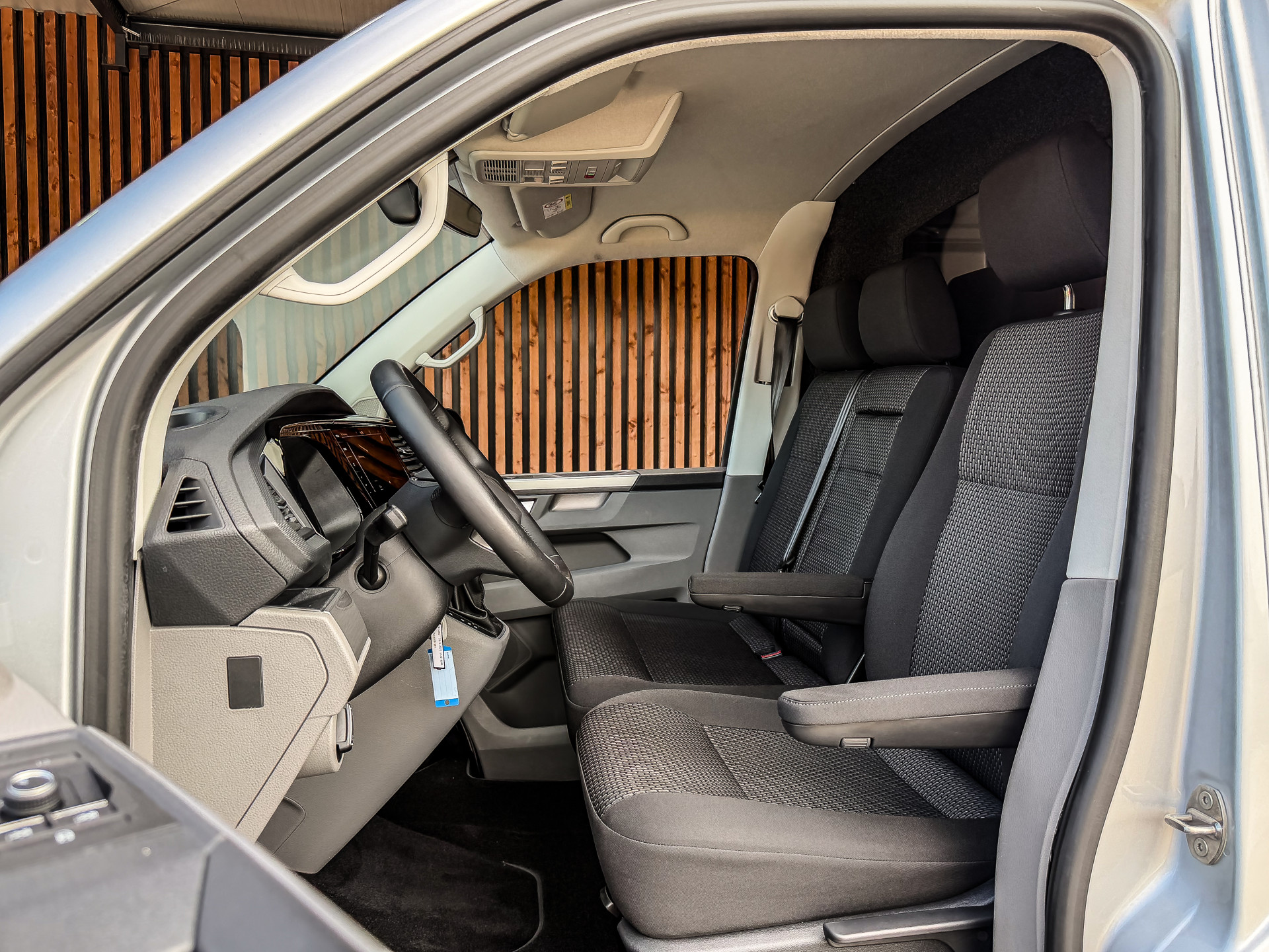 Volkswagen Transporter 2.0 TDI 150PK DSG Bestelwagen L2H1 Bulli | Volkswagen occasion