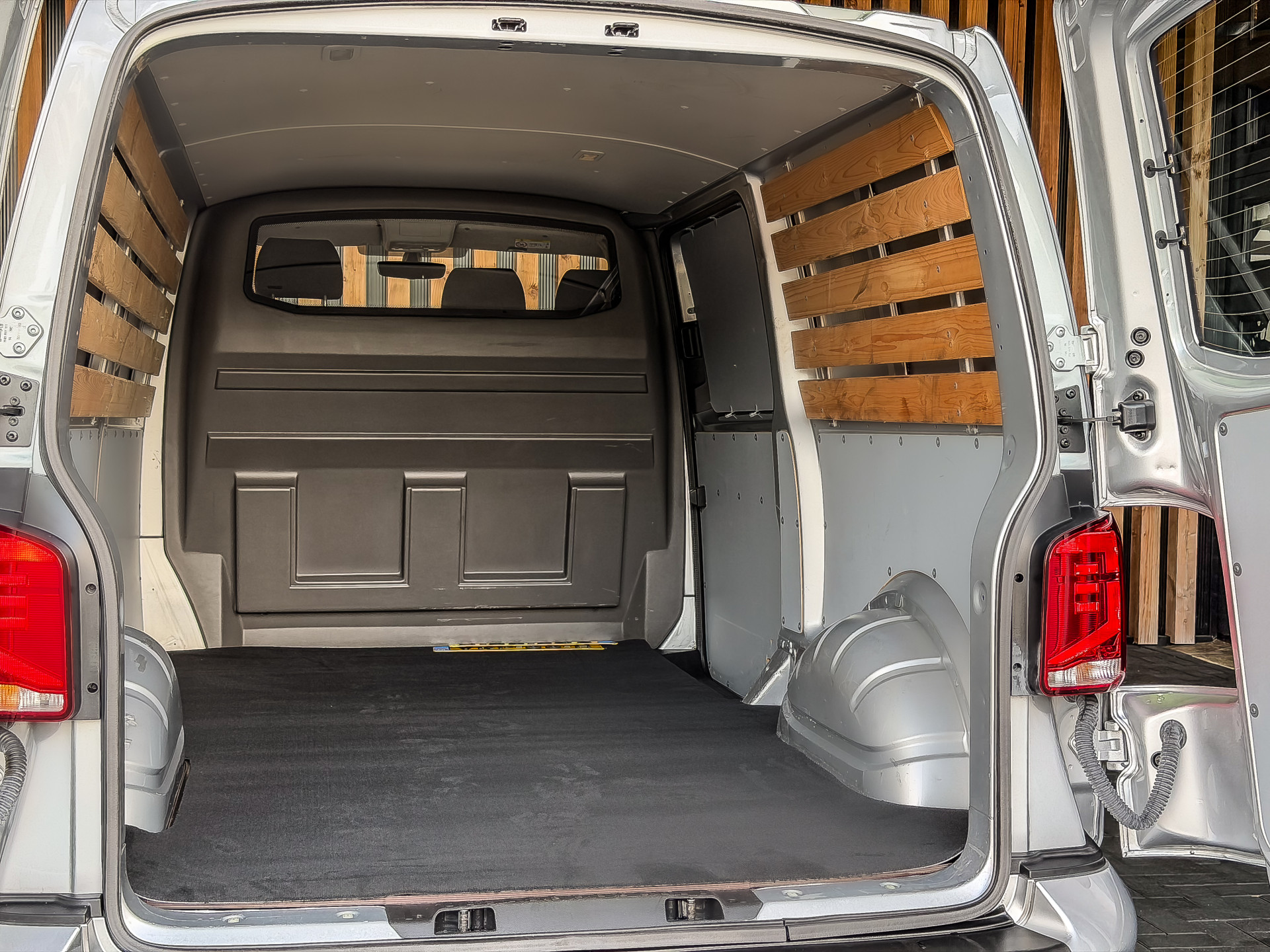 Volkswagen Transporter 2.0 TDI 150PK DSG Bestelwagen L2H1 Bulli | Volkswagen occasion