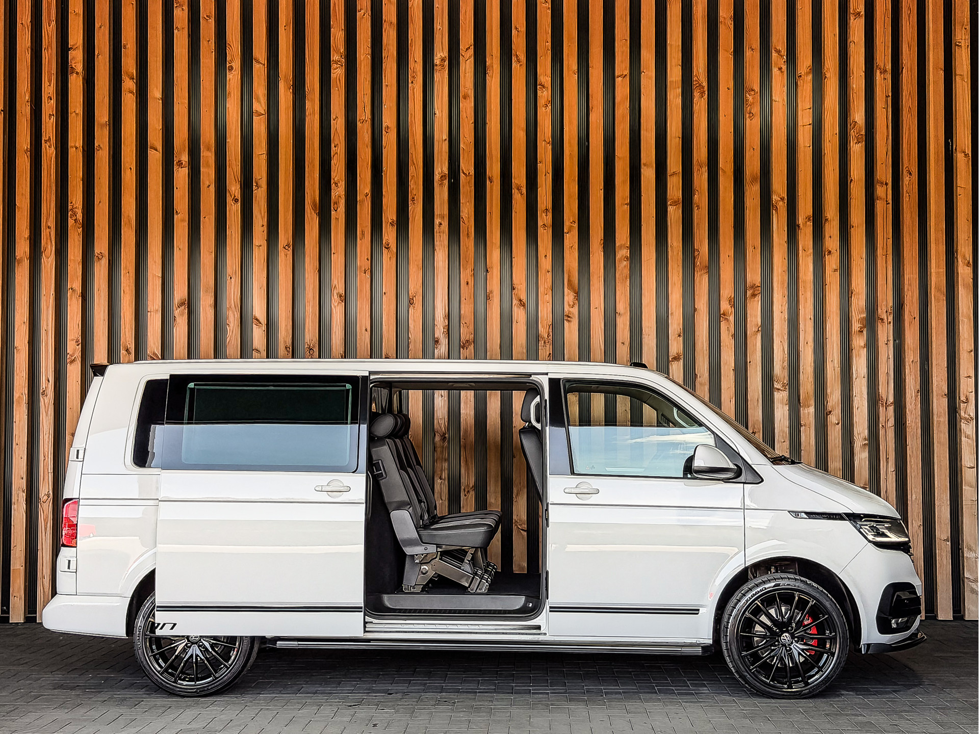 Volkswagen Transporter Caravelle 2.0 TDI 204PK DSG Dubbele Cabine L2H1 | Volkswagen occasion