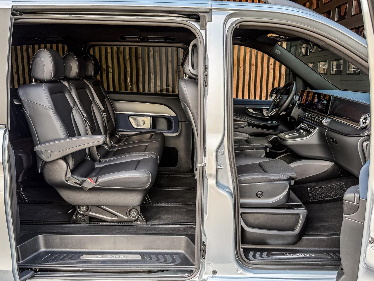 Mercedes-Benz EQV 300 AMG L2 90kWh 8-Persoons | Mercedes-Benz occasion