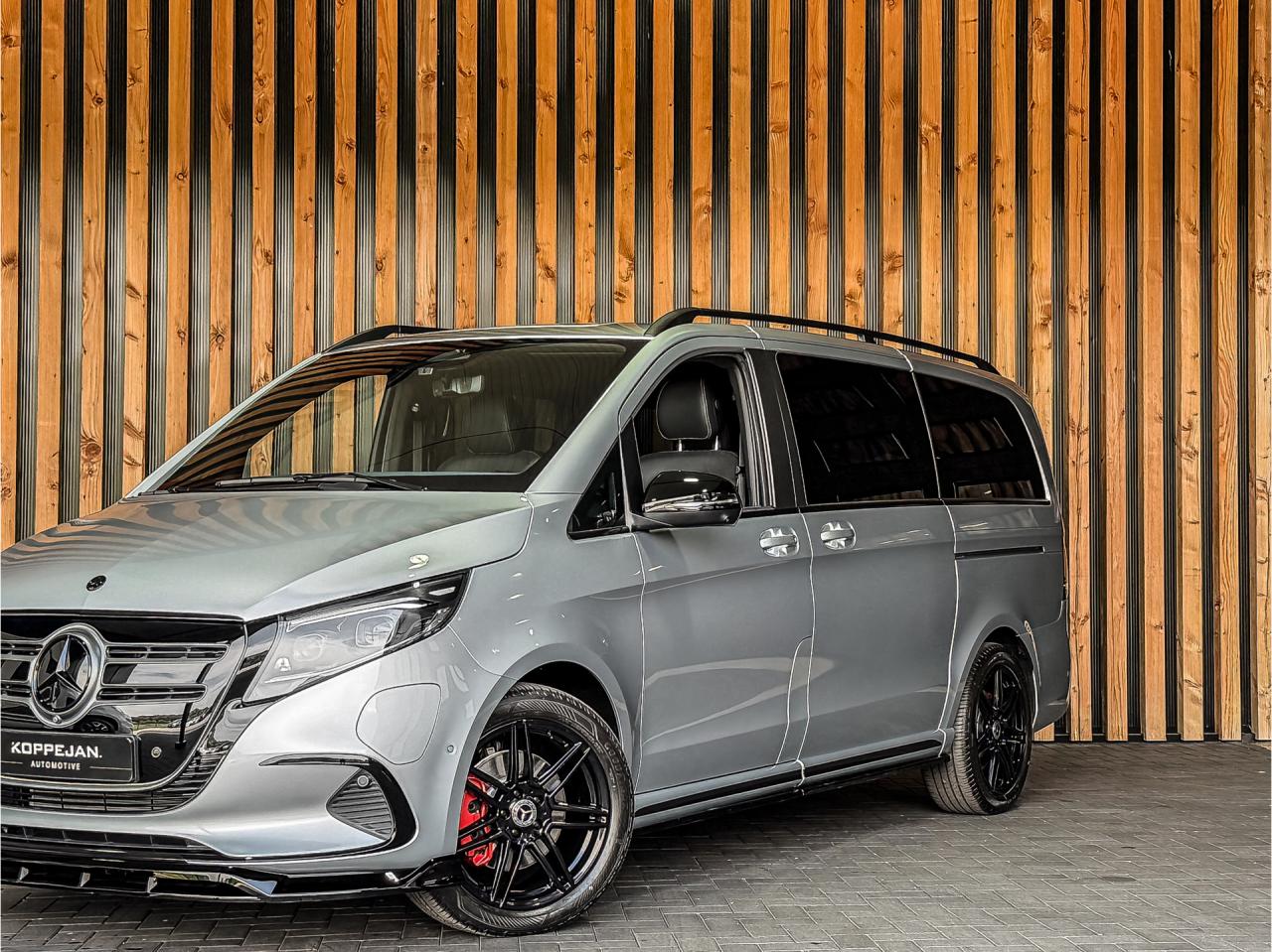 Mercedes-Benz EQV 300 AMG L2 90kWh 8-Persoons | Mercedes-Benz occasion