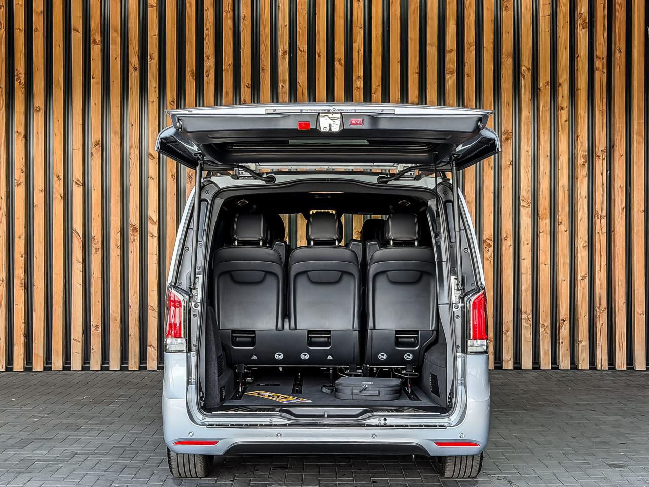 Mercedes-Benz EQV 300 AMG L2 90kWh 8-Persoons | Mercedes-Benz occasion