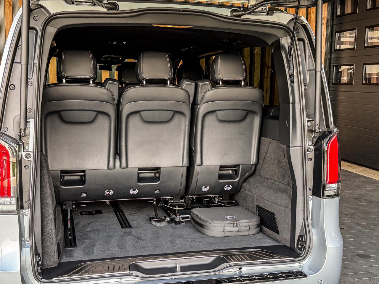 Mercedes-Benz EQV 300 AMG L2 90kWh 8-Persoons | Mercedes-Benz occasion