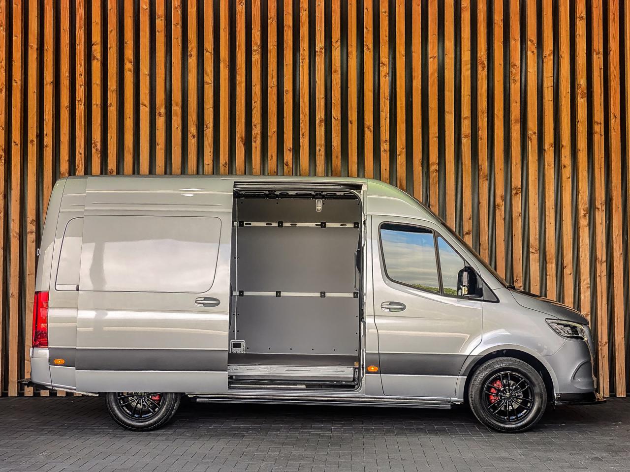 Mercedes-Benz Sprinter 319 CDI 190PK Automaat L2H2 | Mercedes-Benz occasion