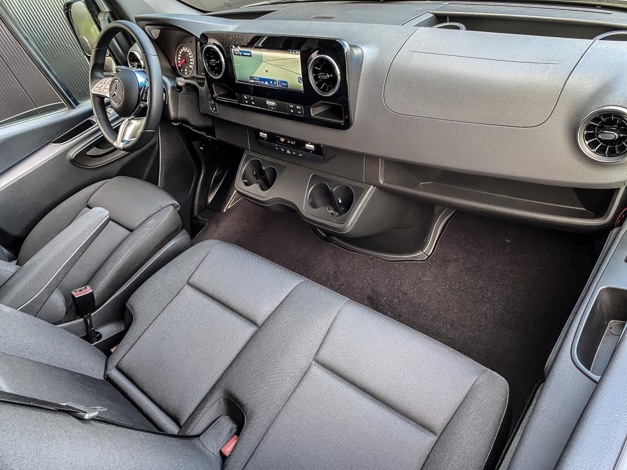 Mercedes-Benz Sprinter 319 CDI 190PK Automaat L2H2 | Mercedes-Benz occasion