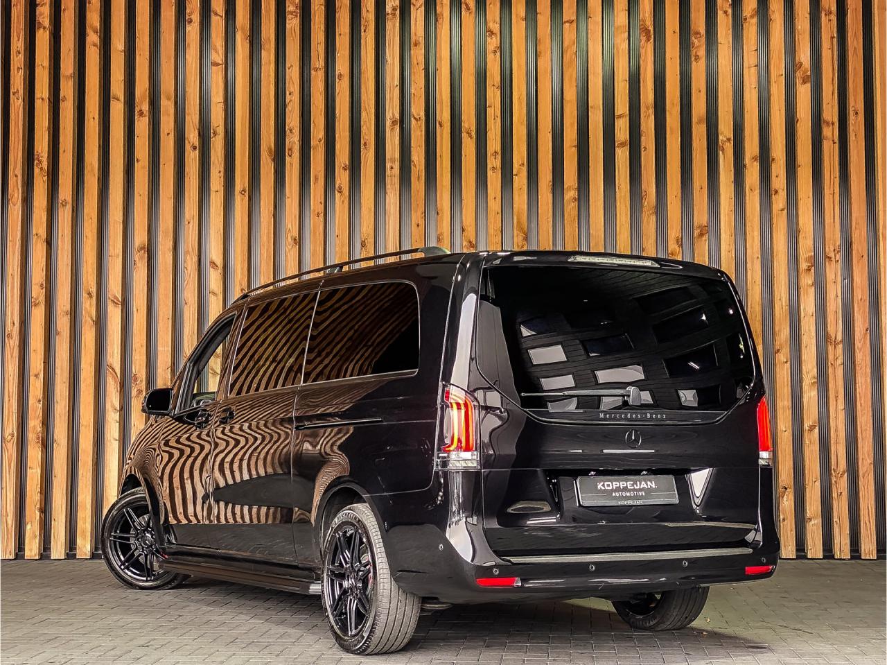 Mercedes-Benz V-Klasse 300d Extra Lang Avantgarde Dubbele Cabine | Mercedes-Benz occasion