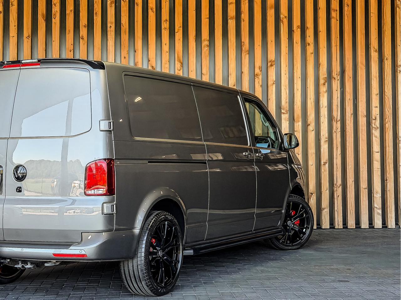 Volkswagen Transporter 2.0 TDI 150PK DSG Bestelwagen L2H1 | Volkswagen occasion