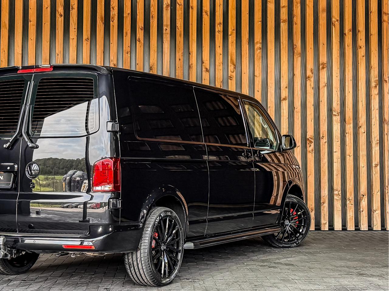 Volkswagen Transporter 2.0 TDI 204PK DSG L2H1 Bulli | Volkswagen occasion